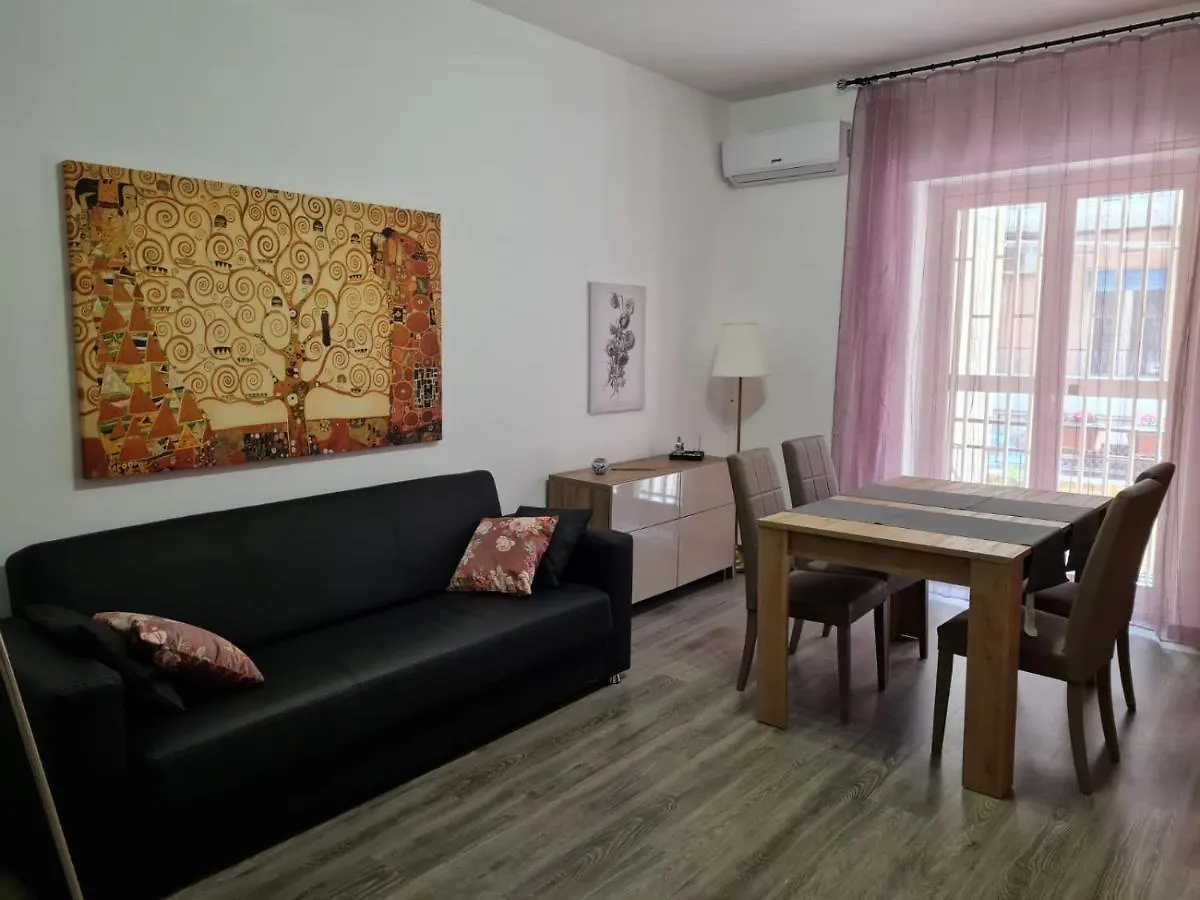 Dr House Apartment Aeroporto di Catania Fontana Rossa Italia